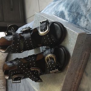 Size 8 free bird sandals